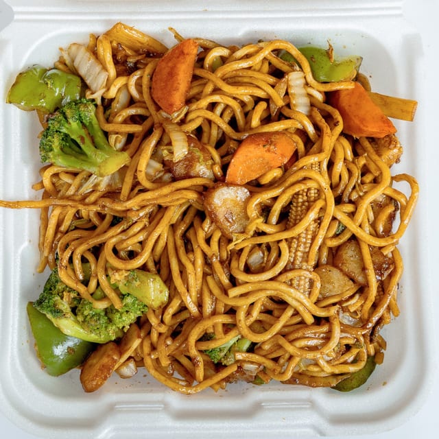 Vegetable Lo Mein / 素菜撈麵.
